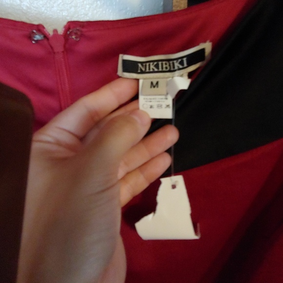 Red and black pleated dress - Picture 2 of 4